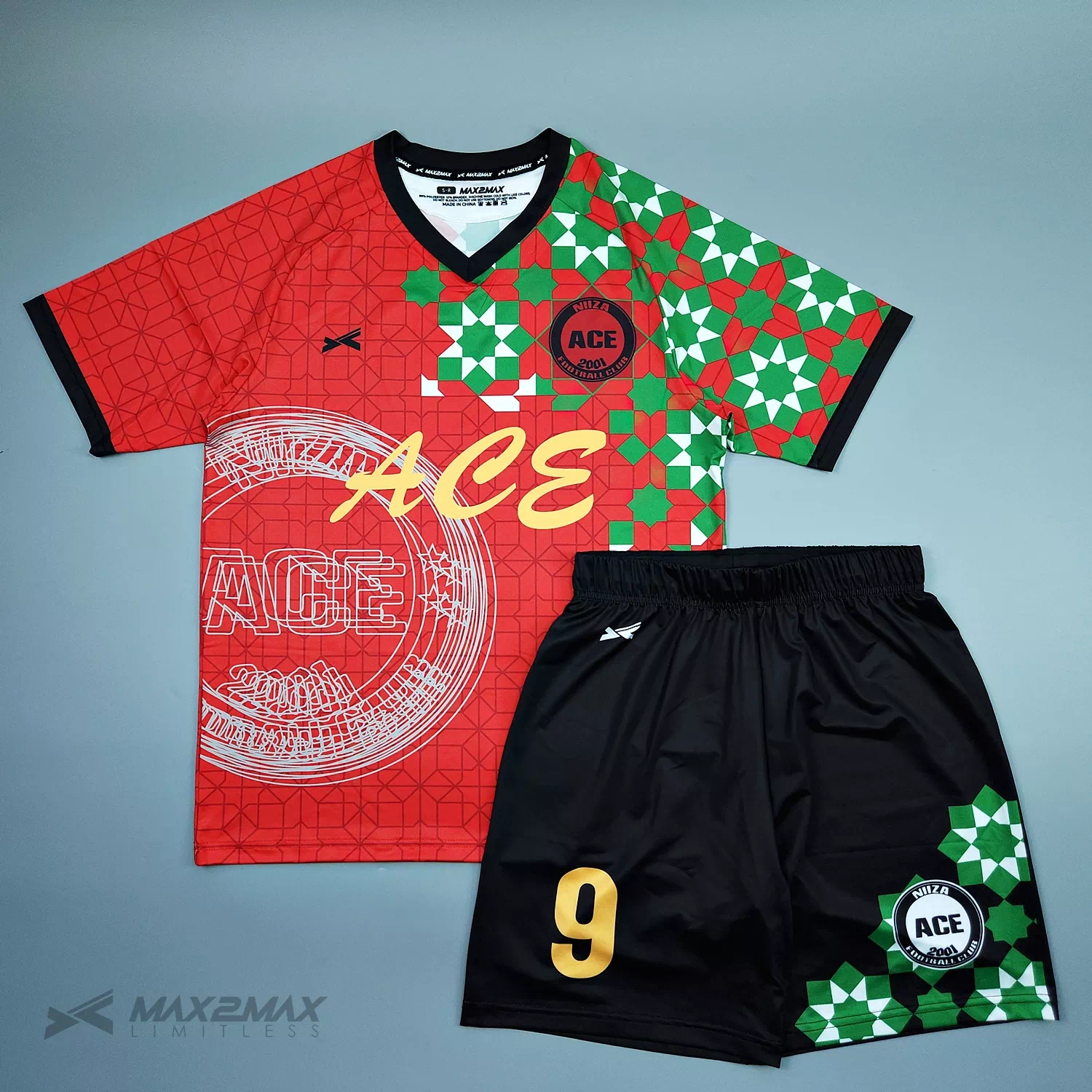 サッカーユニフォーム完成品事例集｜プロ仕様のオリジナル制作例 MAX2MAX